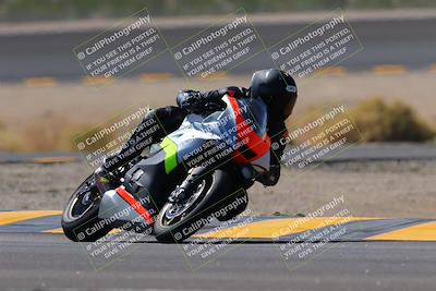 media/Oct-08-2022-SoCal Trackdays (Sat) [[1fc3beec89]]/Turn 14 (1050am)/